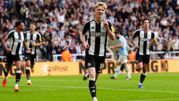 Anthony Gordon signs new deal with Newcastle: 'Winning a trophy would be unbelievable'