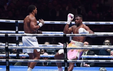 Anthony Joshua defeats Francis Ngannou