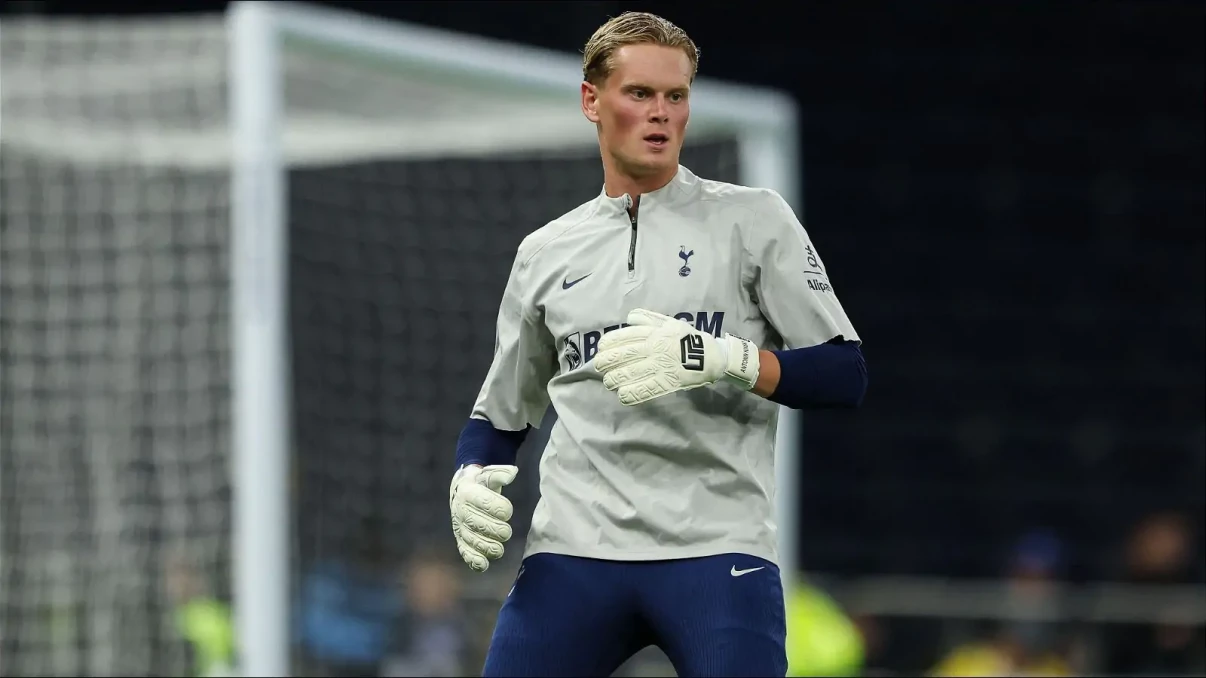 Antonin Kinsky rewarded with new long-term Tottenham contract after turnaround Antonin Kinsky rewarded with new long-term Tottenham contract after turnaround