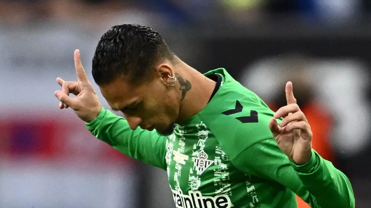 Antony bids emotional farewell to Real Betis ahead of Man Utd return