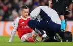 arsenal-s-leandro-trossard-receives-treatment-for-an-injury-26-november-202516.webp