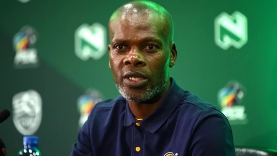 Arthur Zwane admits Kaizer Chiefs’ goalkeeping challenges this season