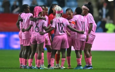 South Africa players discuss the game at halftime during the International Friendly match between England Women and South Africa at the Coventry Building Society Arena in Coventry, on October