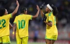 banyana-banyana-high-fives16.webp