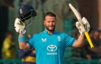 Ben Duckett hits 167 as England outlast Sri Lanka in high-scoring tri-series ODI