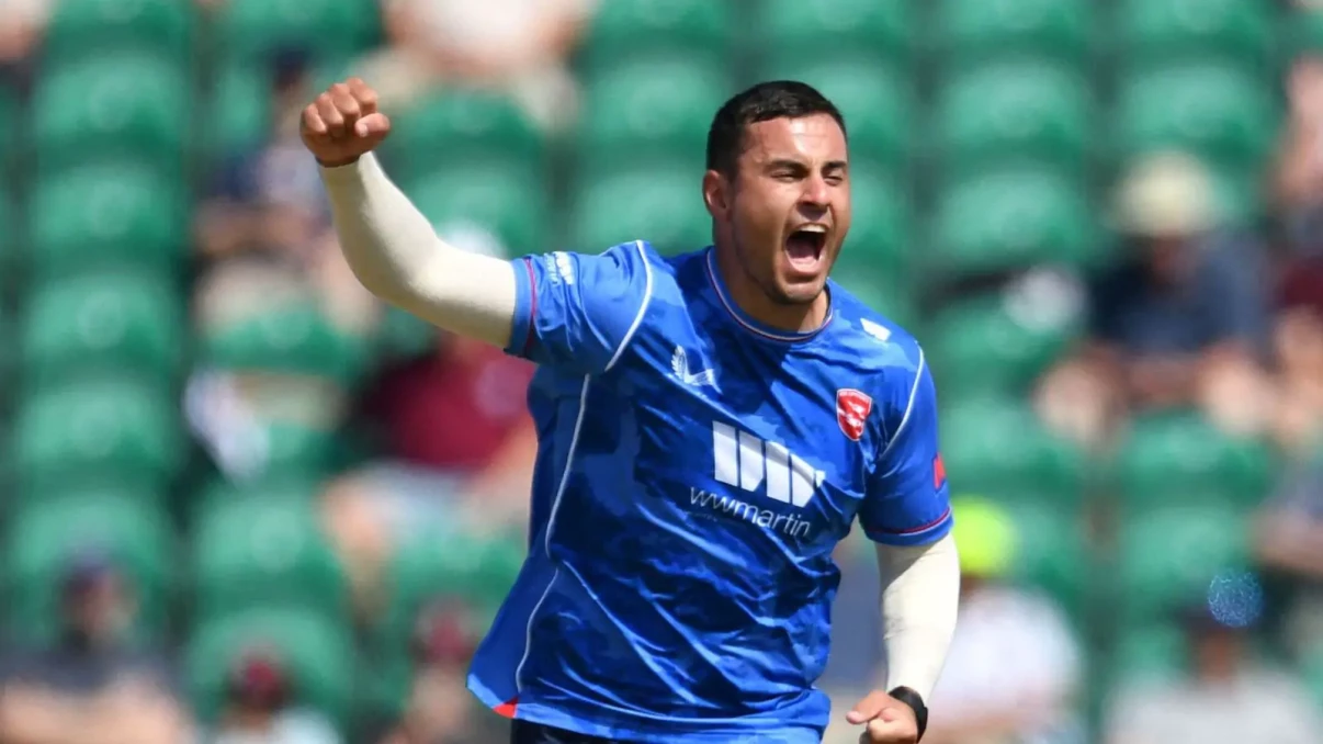Beyers Swanepoel to play for Titans despite ongoing CSA disciplinary process Beyers Swanepoel to play for Titans despite ongoing CSA disciplinary process