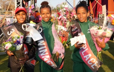 SPAR Women's 10km racers Blandini Makatisi (left), Tadu Nare (centre), and Selam Gebre (right)