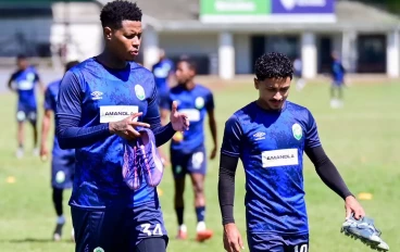 AmaZulu new signing Bongani Zungu alongside Ethan Brookes