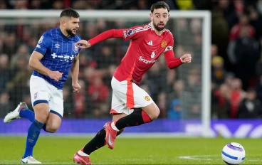 bruno-fernandes-of-manchester-united-against-ipswich16