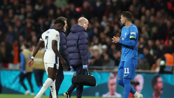 Arsenal suffer injury scare as Bukayo Saka injured on England duty