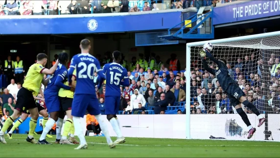 Ten-man Burnley stun Chelsea with late equalizer at Stamford Bridge