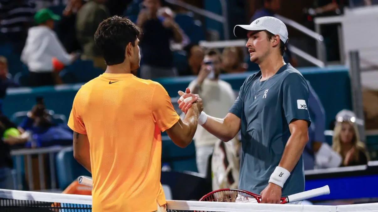 Carlos Alcaraz lives up to billing against rising star Joao Fonseca in Miami Carlos Alcaraz lives up to billing against rising star Joao Fonseca in Miami