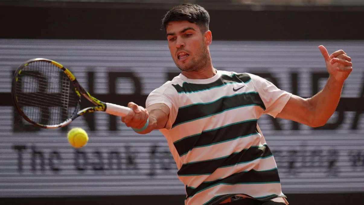 Carlos Alcaraz wins epic against Ben Shelton to book place in French Open quarterfinals