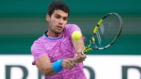 Victories for top seeds Carlos Alcaraz and Iga Swiatek at Miami Open