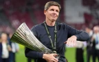 crystal-palace-manager-oliver-glasner-celebrates-with-the-trophy-27-may-202616.webp