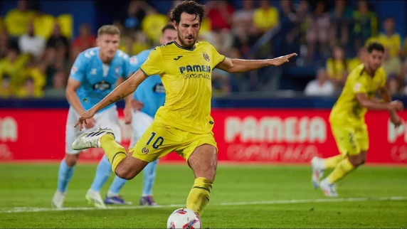 Dani Parejo's stoppage-time magic secures Villarreal's top spot in La Liga