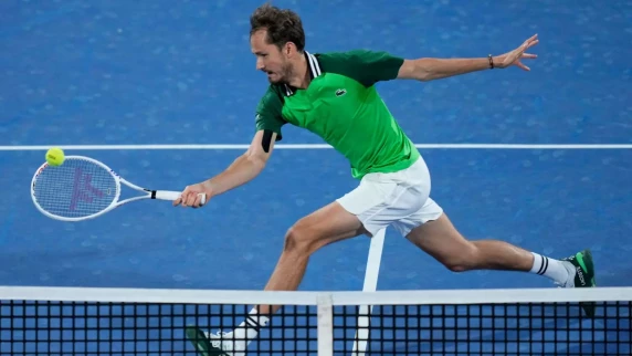 Daniil Medvedev on course to defend Dubai Open title in the desert