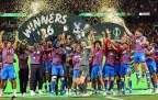 dean-henderson-and-crystal-palace-team-celebrate-uefa-conference-league-victory-27-may-202616.webp