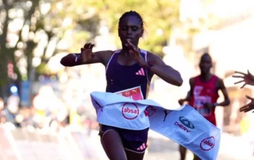 Kenyan runner Diana Chepkorir wins the Absa Run Your City 10km Cape Town leg to complete the double in the series