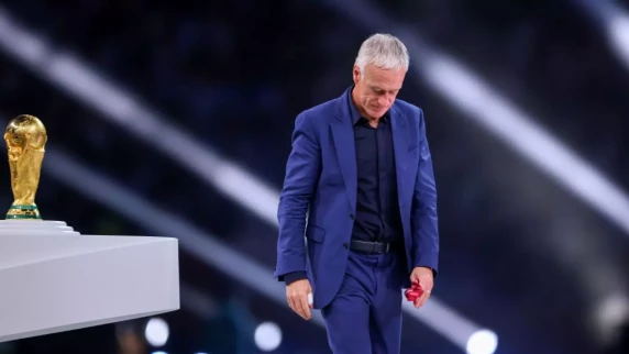 French football president wants Deschamps to stay