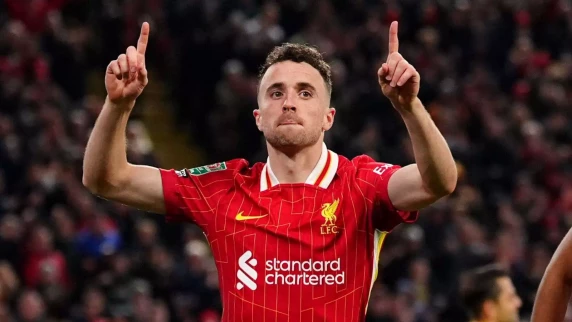 Diogo Jota double leads Liverpool to win over 10-man West Ham