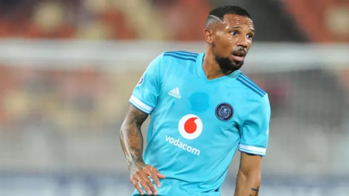 Pirates defender set for Chippa switch