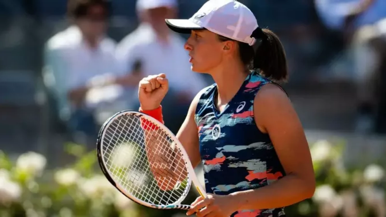 Swiatek cruise to Italian Open final | SABC