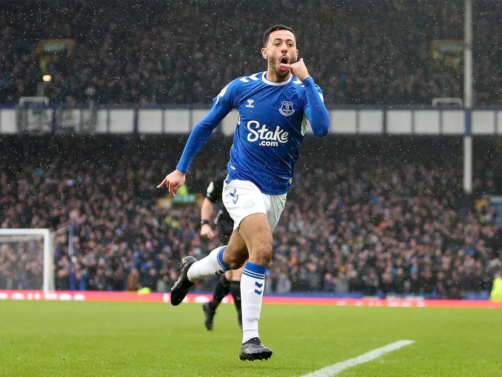 Dwight McNeil tạo khác biệt bằng sự bền bỉ và sáng tạo trong bóng đá