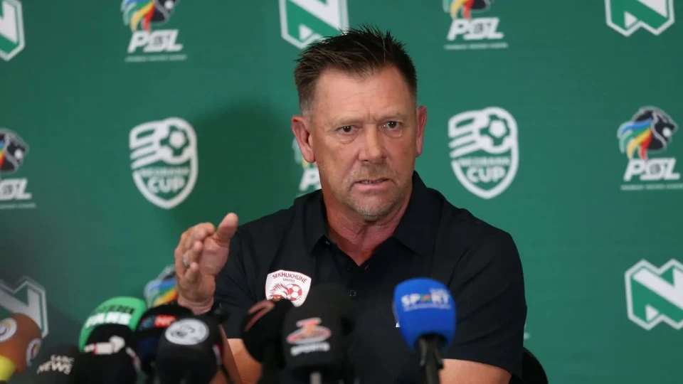 Eric Tinkler: Title race still open despite Sundowns victory
