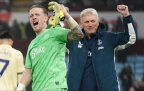 everton-s-goalkeeper-jordan-pickford-and-manager-david-moyes-celebrate-victory-18-january-202616.webp