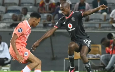 Evidence Makgopa of Orlando Pirates with the ball during the DStv Premiership match between Orlando Pirates and SuperSport United at Orlando Stadium on March 18, 2023