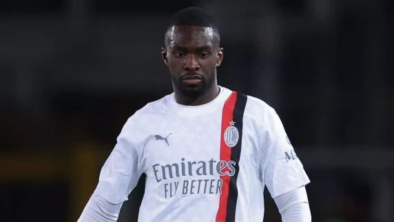 West Ham consider move for AC Milan defender Fikayo Tomori