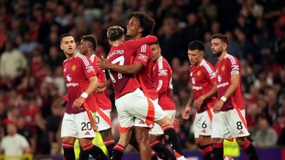 New signing Zirkzee strikes as Man United kick off Premier League season with a win