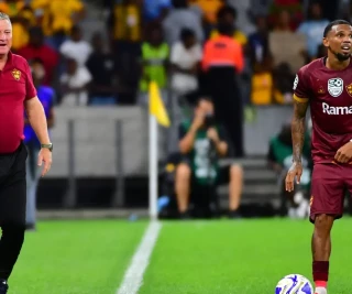 Gavin Hunt (Head Coach) and Wayde Jooste of Stellenbosch FC during the Nedbank Cup, Last 32 match between Stellenbosch FC and Kaizer Chiefs at DHL Cape Town Stadium on February 04, 2026 in Ca