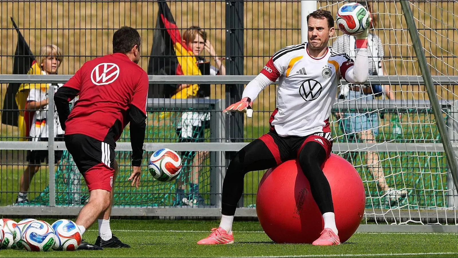 'Fit' Manuel Neuer back in Germany training camp ahead of World Cup ...
