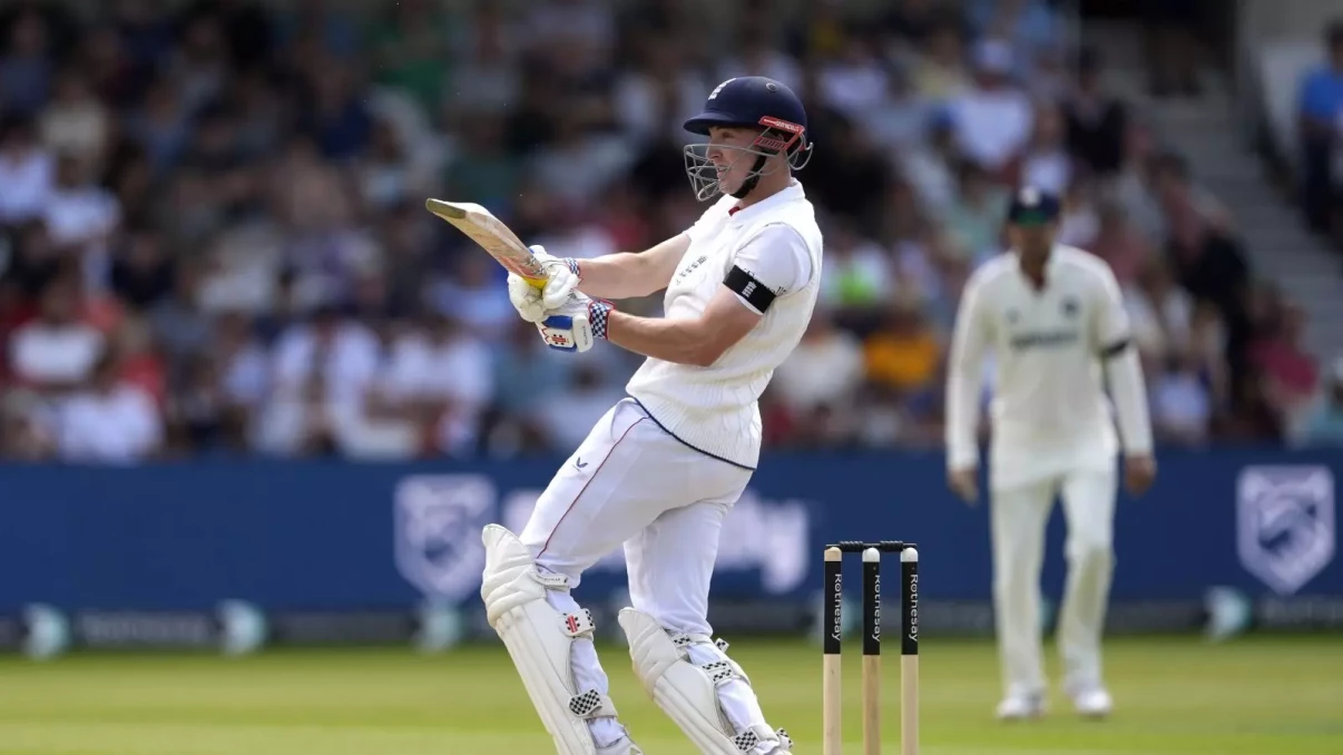 England and India finely poised as rain forces early stumps on day three