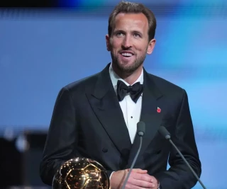 harry-kane-wins-the-player-of-the-year-trophy-during-the-ballon-d-or-ceremony-26-october-202616