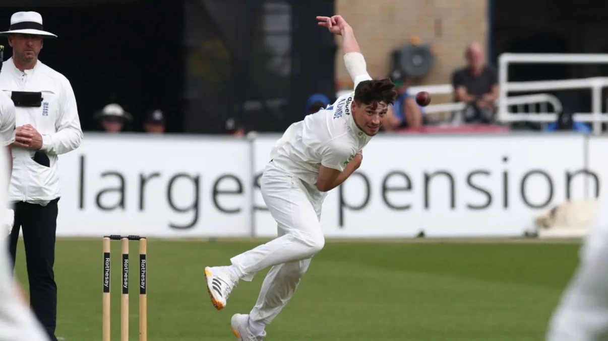 England call up Henry Crocombe as injury cover for seamer Ollie Robinson England call up Henry Crocombe as injury cover for seamer Ollie Robinson