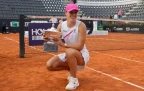 Iga Swiatek breezes past Aryna Sabalenka to claim BNL d'Italia title