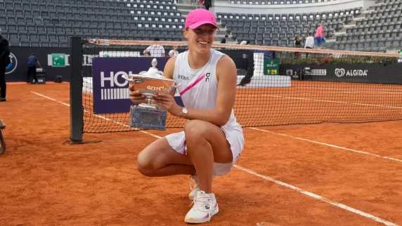 Iga Swiatek breezes past Aryna Sabalenka to claim BNL d'Italia title