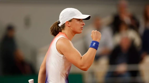 Iga Swiatek serves up bagels as she marches on at French Open