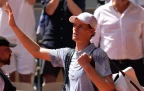 Blistering heat gets to Jannik Sinner as world number one loses in French Open second round
