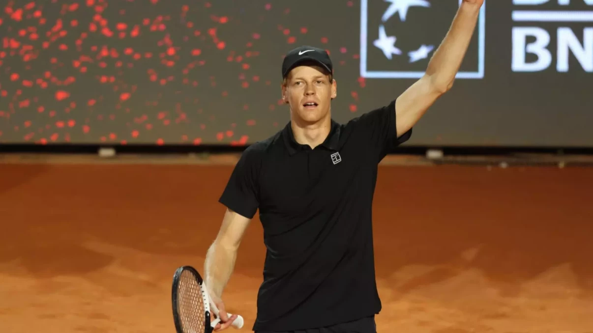 Jannik Sinner battles back to set up blockbuster Italian Open final against Alcaraz