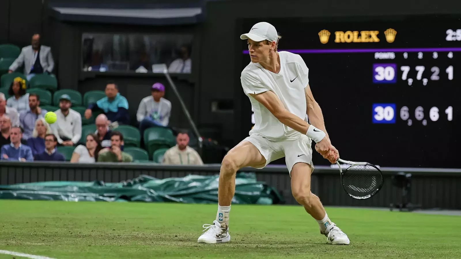 Jannik Sinner battles into the night at Wimbledon to defeat Matteo