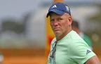 john-dobson-looks-on-at-stormers-practice-202516.webp