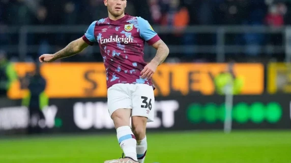 Burnley want to keep Gladbach loanee Jordan Beyer permanently