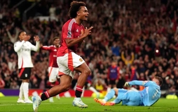 joshua-zirkzee-of-manchester-united-celebrates-scoring16