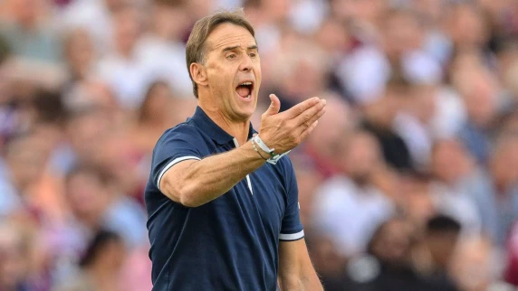 Julen Lopetegui: Open transfer window is affecting West Ham players