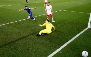 Julian Alvarez celebrates after Alexis Mac Allister scores