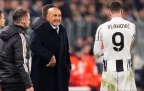 juventus-s-head-coach-luciano-spalletti-speak-to-dusan-vlahovic-november-202516.webp